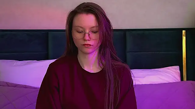 KeiraAsti online show from February 5, 2026, 7:29 pm