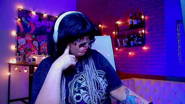 MaryHarrys online show from May 12, 2026, 2:30 am