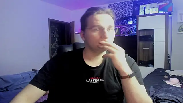 romiosabrino online show from March 14, 2026, 11:32 pm