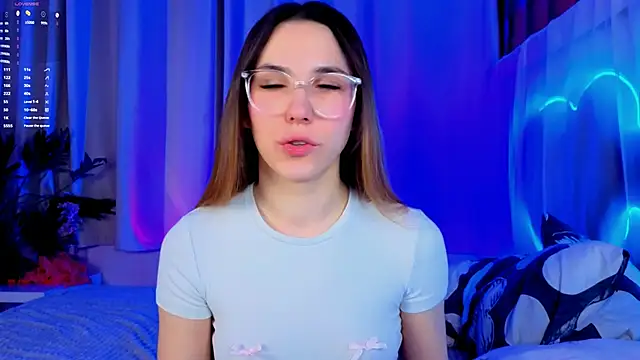 -CindyLou online show from December 22, 2025, 5:26 am