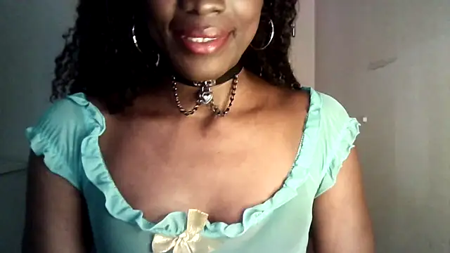 Snapshot of Chatdoll2 chatting on October 28, 2025, 5:04 pm Chatdoll2 online show from October 28, 2025, 5:04 pm