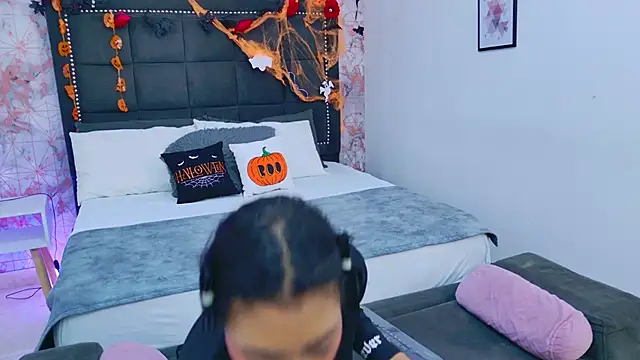 Becca Grims online show from October 29, 2025, 3:31 am