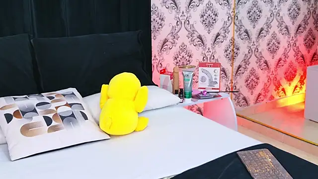 Becca Grims online show from November 6, 2025, 3:29 am