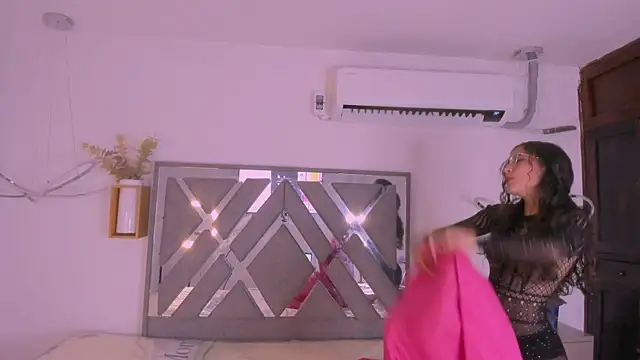 Snapshot of Akira_Hime chatting on September 19, 2025, 4:25 am Akira Hime online show from September 19, 2025, 4:25 am