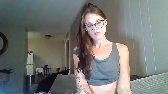 Miss honey94 online show from October 20, 2025, 10:49 am