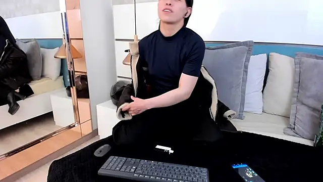 Ashkoreh online show from April 23, 2026, 7:38 pm