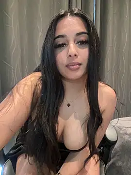 Snapshot of LilMisIndianx chatting on September 22, 2025, 7:21 am LilMisIndianx online show from September 22, 2025, 7:21 am