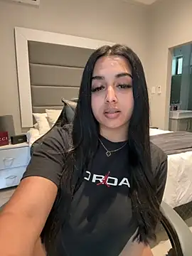 Snapshot of LilMisIndianx chatting on October 26, 2025, 8:42 am LilMisIndianx online show from October 26, 2025, 8:42 am