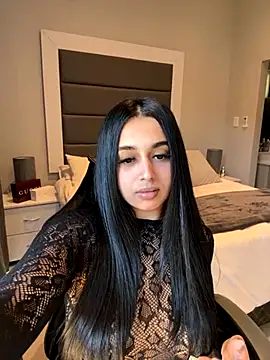 Snapshot of LilMisIndianx chatting on November 9, 2025, 9:40 am LilMisIndianx online show from November 9, 2025, 9:40 am