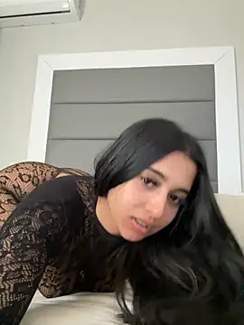 LilMisIndianx online show from November 24, 2025, 9:42 am