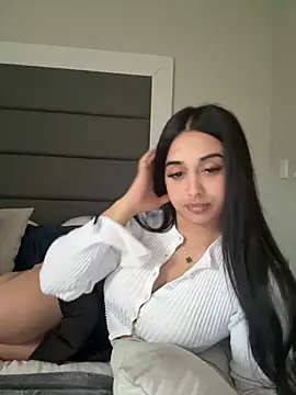 LilMisIndianx online show from December 17, 2025, 3:07 pm