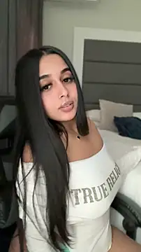 LilMisIndianx online show from May 7, 2026, 12:54 pm