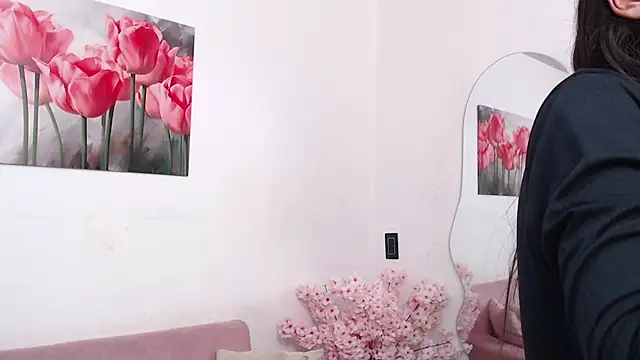 pinky f00x online show from May 8, 2026, 7:19 pm