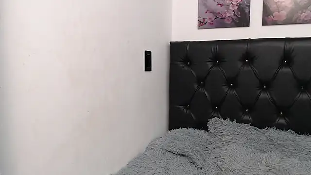 pinky f00x online show from May 21, 2026, 7:32 pm