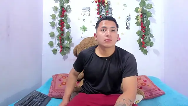 Snapshot of NataliaAndJulliam chatting on September 22, 2025, 3:52 am NataliaAndJulliam online show from September 22, 2025, 3:52 am