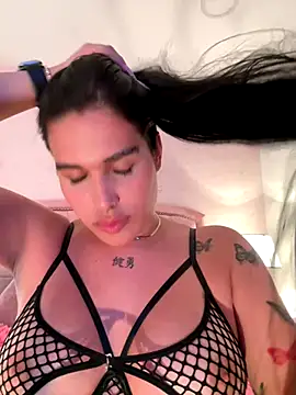 Snapshot of Bella__Wood chatting on October 9, 2025, 8:18 pm Bella  Wood online show from October 9, 2025, 8:18 pm