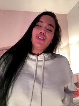 Snapshot of Bella__Wood chatting on October 12, 2025, 7:02 pm Bella  Wood online show from October 12, 2025, 7:02 pm