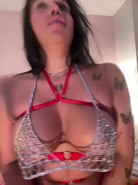 Bella  Wood online show from February 6, 2026, 11:52 pm