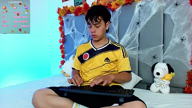 Snapshot of nico_leroy chatting on October 23, 2025, 7:34 pm nico leroy online show from October 23, 2025, 7:34 pm