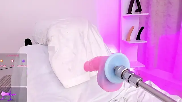 arynaughty20 online show from December 15, 2025, 10:47 pm