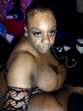 Snapshot of Thickkemzz41 chatting on February 25, 2026, 2:32 am Thickkemzz41 online show from February 25, 2026, 2:32 am