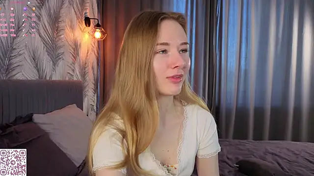 ElvinaRose online show from May 9, 2026, 4:39 am