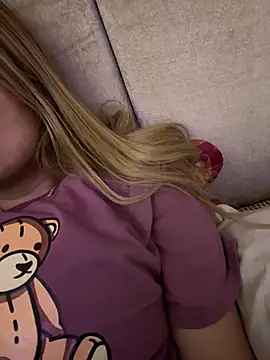 naughty chic online show from January 27, 2025, 11:33 pm