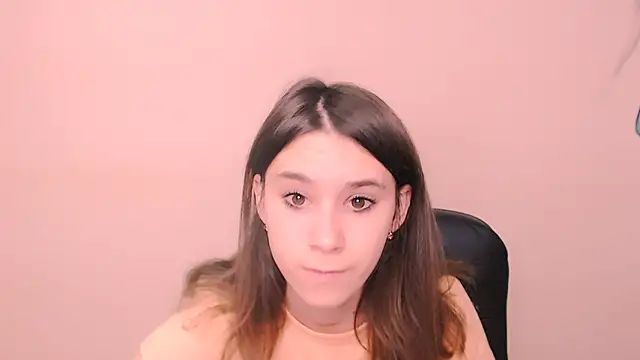 Snapshot of RosaRay_ chatting on October 24, 2025, 6:32 am RosaRay  online show from October 24, 2025, 6:32 am