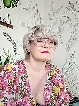 Catty Lady online show from May 8, 2026, 7:19 pm