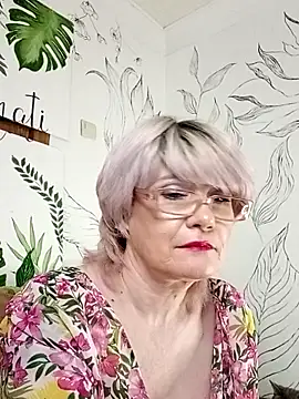 Catty Lady online show from May 16, 2026, 7:12 pm