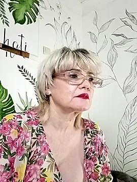 Catty Lady online show from May 29, 2026, 8:18 pm