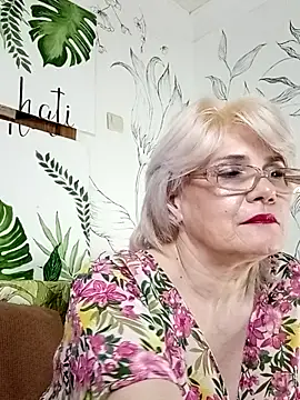 Catty Lady online show from June 3, 2026, 8:14 pm