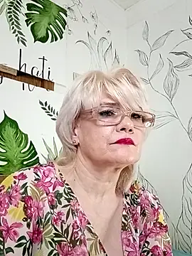 Catty Lady online show from June 7, 2026, 7:39 pm