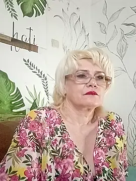 Catty Lady online show from June 15, 2026, 7:38 pm