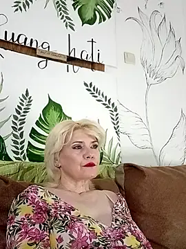 Catty Lady online show from June 17, 2026, 6:31 pm
