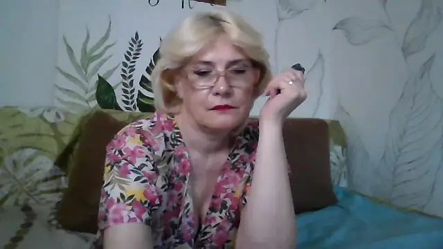 Catty Lady online show from June 24, 2026, 4:39 pm