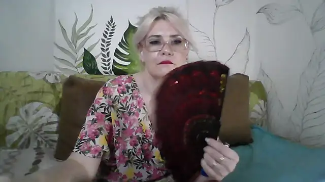 Catty Lady online show from July 4, 2026, 8:26 pm
