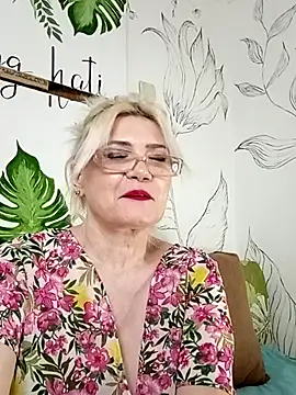 Catty Lady online show from July 8, 2026, 7:07 pm