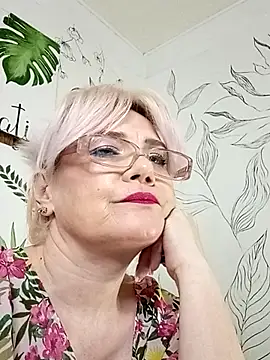 Catty Lady online show from July 11, 2026, 7:16 pm