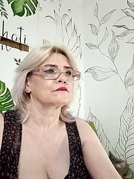 Catty Lady online show from July 17, 2026, 7:52 pm