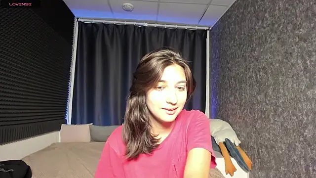 Snapshot of Elfy_Rare_ chatting on September 29, 2025, 3:06 pm Elfy Rare online show from September 29, 2025, 3:06 pm