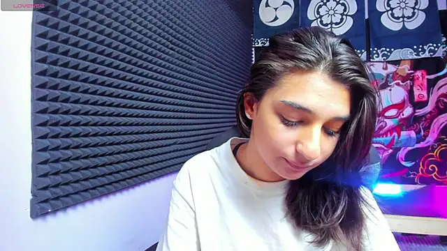 Snapshot of Elfy_Rare_ chatting on October 14, 2025, 3:02 pm Elfy Rare online show from October 14, 2025, 3:02 pm