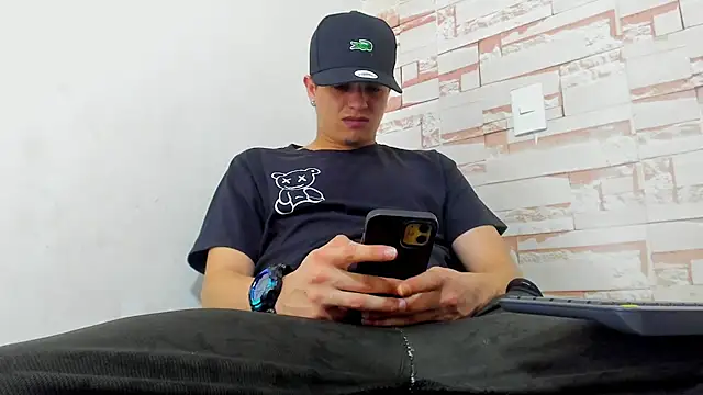 Snapshot of Themasterhades_777 chatting on September 22, 2025, 9:50 pm Themasterhades 777 online show from September 22, 2025, 9:50 pm