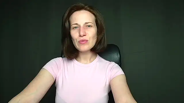 Kelly Kisss online show from April 26, 2026, 11:19 am