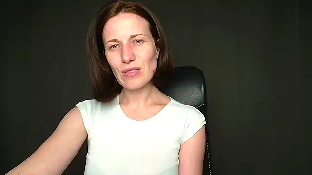 Kelly Kisss online show from May 3, 2026, 11:27 am