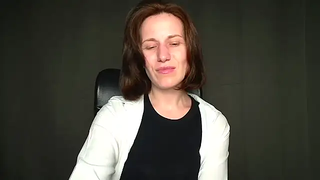 Kelly Kisss online show from May 6, 2026, 11:15 am