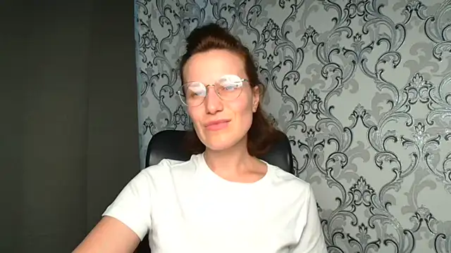 Snapshot of Kelly_Kisss chatting on June 15, 2026, 11:23 am Kelly Kisss online show from June 15, 2026, 11:23 am