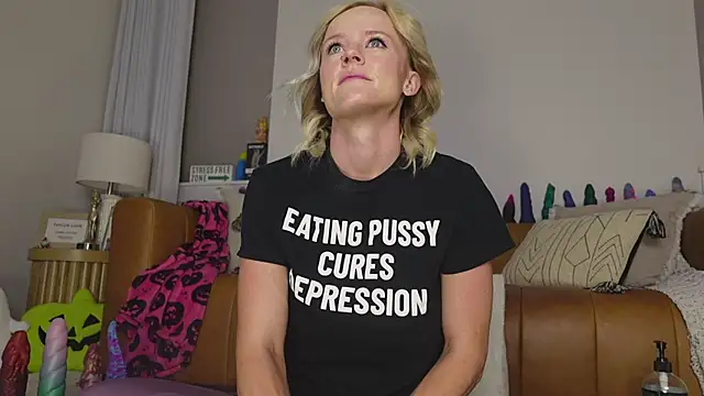 Snapshot of Taylorlove303 chatting on October 24, 2025, 10:11 am Taylorlove303 online show from October 24, 2025, 10:11 am