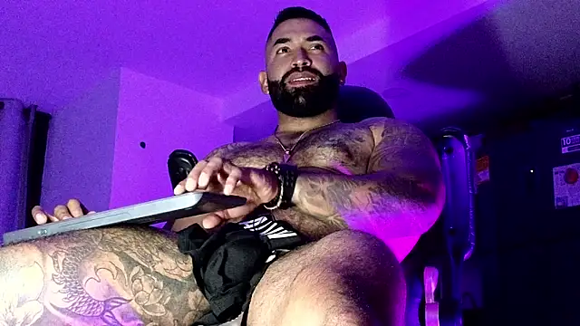 Max-prada online show from February 18, 2026, 2:40 am