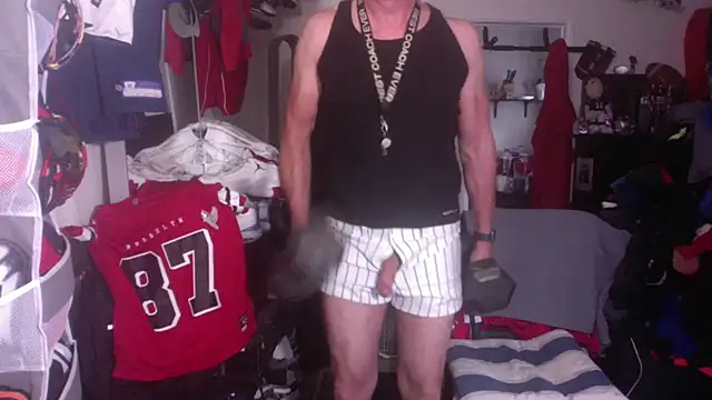 Snapshot of DILFJockDad87 chatting on February 16, 2026, 10:06 pm DILFJockDad87 online show from February 16, 2026, 10:06 pm